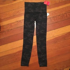 Spanx Seamless Black Camo Leggings
